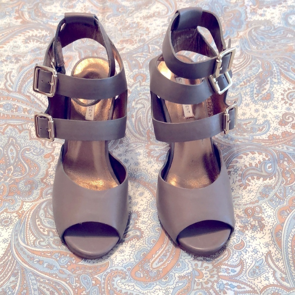 CYNTHIA VINCENT Adele Strappy Stiletto Heels Triple Buckle Toe Peep - Picture 2 of 8